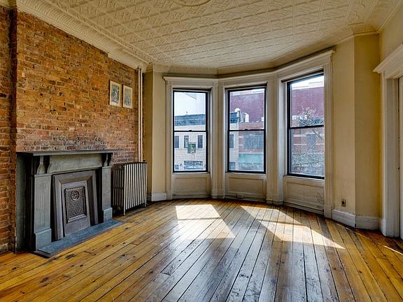 3rd image of 821A Union St APT 2