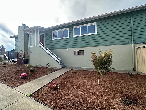 201 Springdale Dr Photo 1
