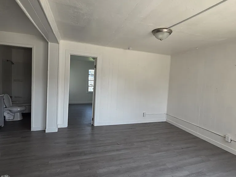 505 E 44th St #22 — Photo 4