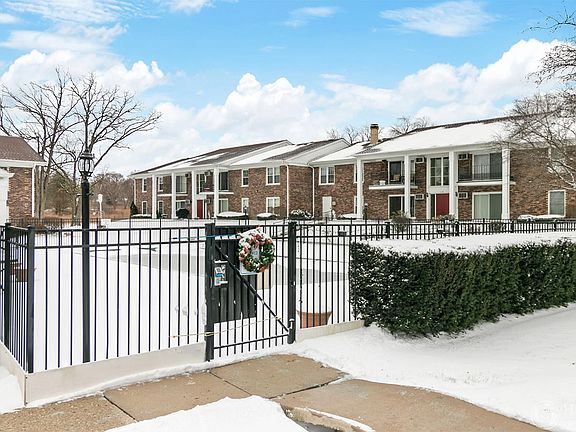 3rd image of 118 Evelyn Ln