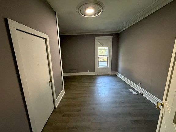4th image of 1034 Washington Ave