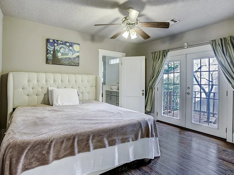 801 Le Green St — Photo 5