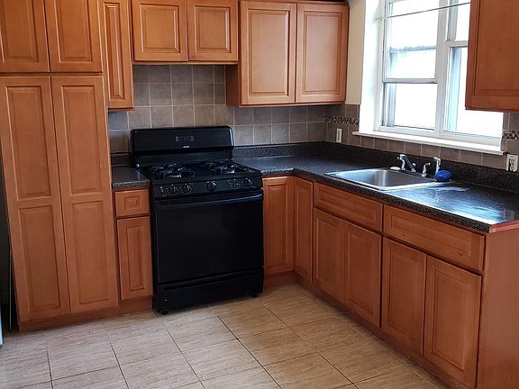 5th image of 8918 Bedell Ln #2