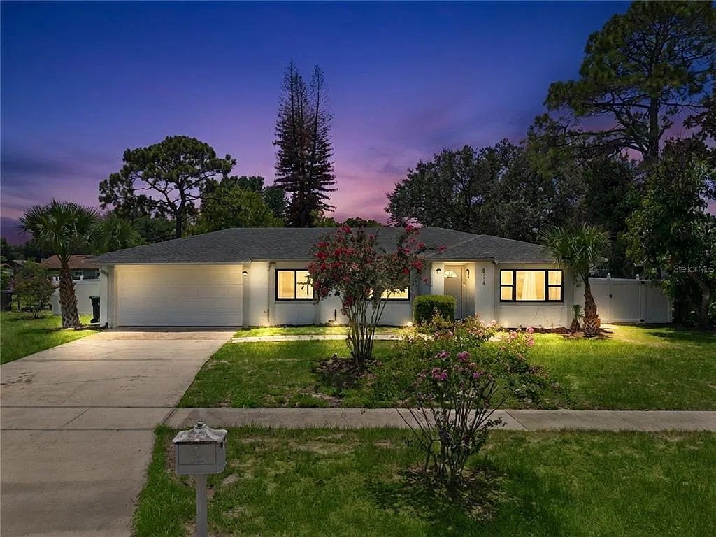 4 bed, 2.0 bath, 1649 sqft, $4,000 — Photo 2