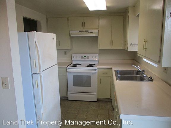 2nd image of 1037 Meadow Lake Dr