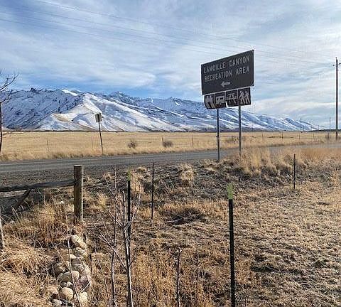4th image of 1452 Lamoille Hwy
