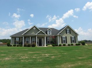 71 Hunter Farm Dr, Senoia, GA 30276