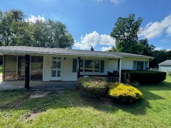 6018 Oakpoint Rd, Jackson, MI 49201