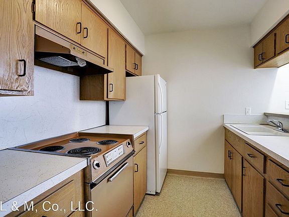 5th image of 3703 Roseland St #10628435