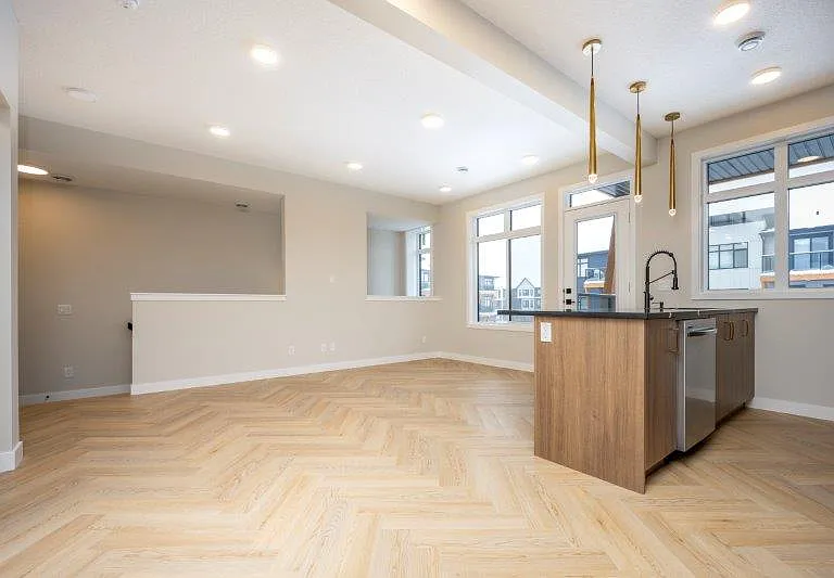 562 Seton Cir SE #305 — Photo 3