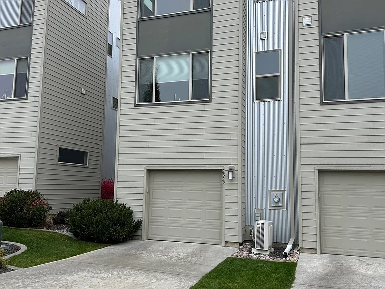 2329 W Bridge Ave — Photo 5