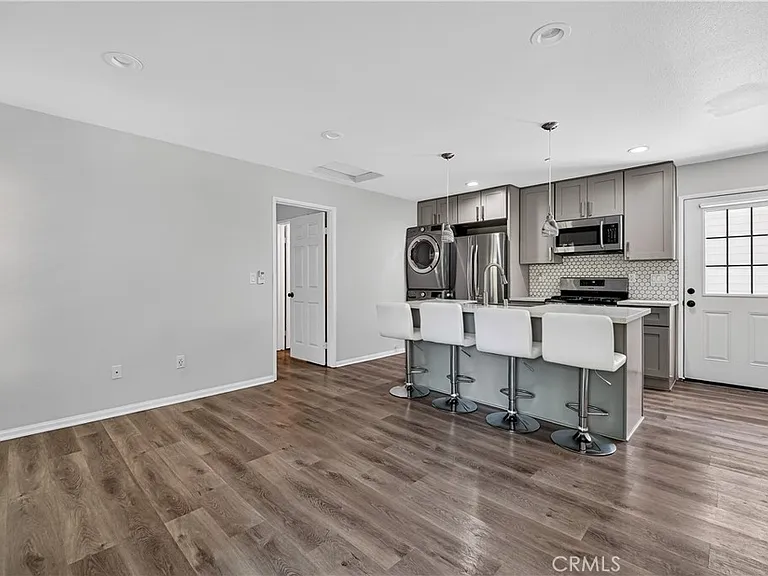 8211 Quartz Ave — Photo 8
