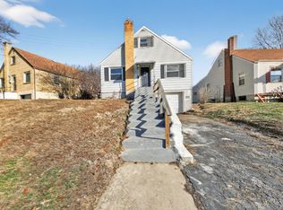 2922 Royal Glen Dr, Cincinnati, OH 45239