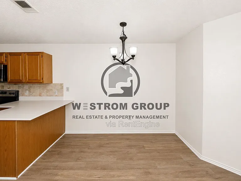 316 Crowe Dr — Photo 9