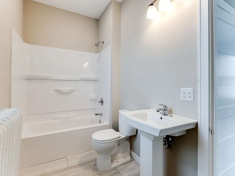 273 W Sturgis St — Photo 21