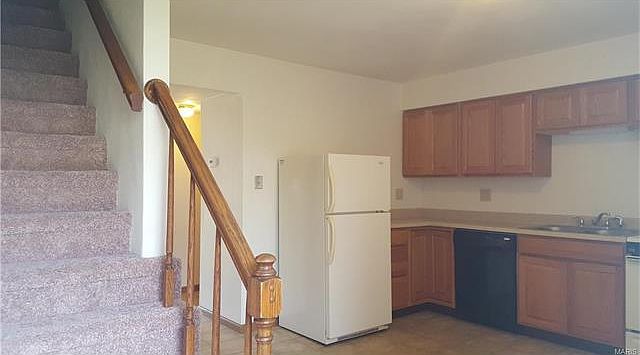 2nd image of 30 Peartree Ln