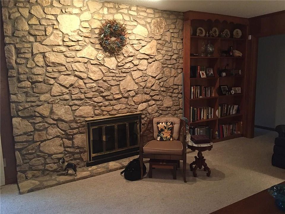 2nd image of 419 Concord Ln