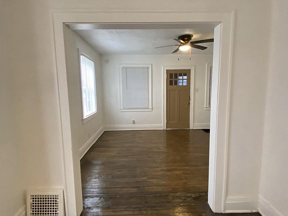 4th image of 1917 Bagley St