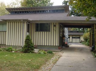 613 Cooper Ave, Elgin, IL 60120