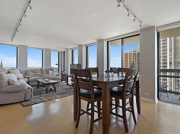 3rd image of 1660 N Lasalle St APT 1712