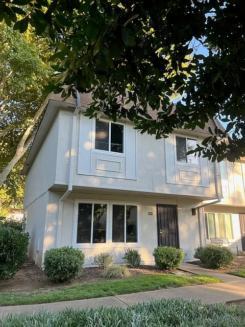 Front door entry overlooking greenbelt