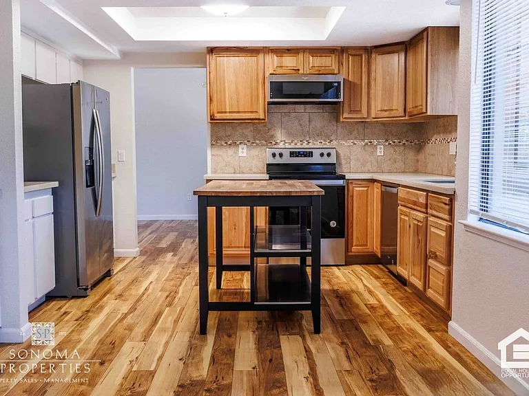 114 Melody Ct — Photo 11