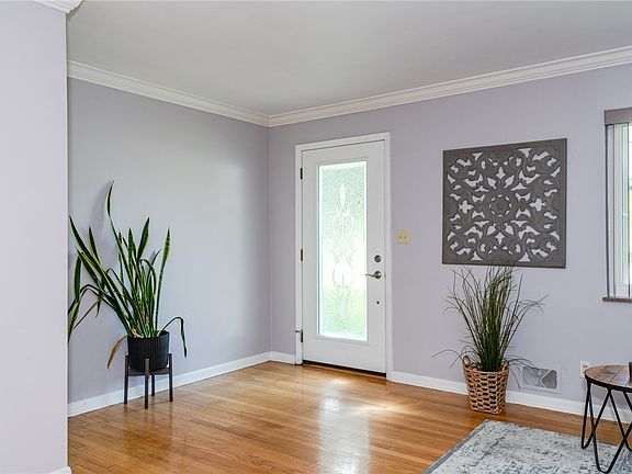 3rd image of 609 E David Rd