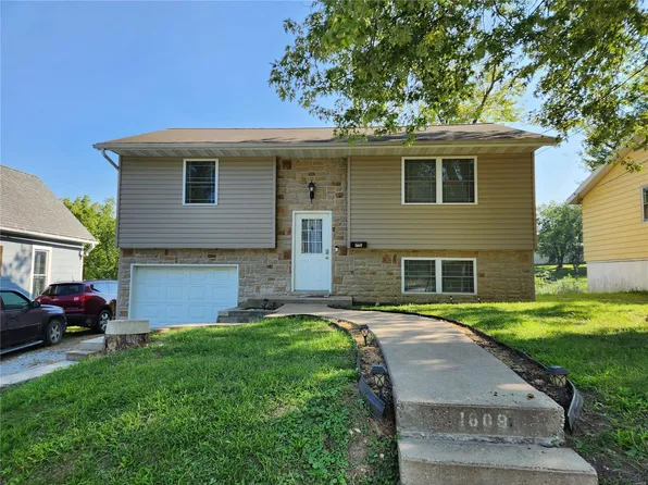 1809 Lincoln St, Hannibal, MO 63401