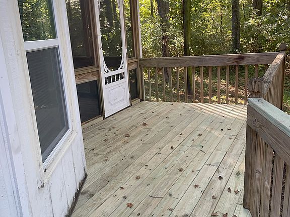 Deck with side porch