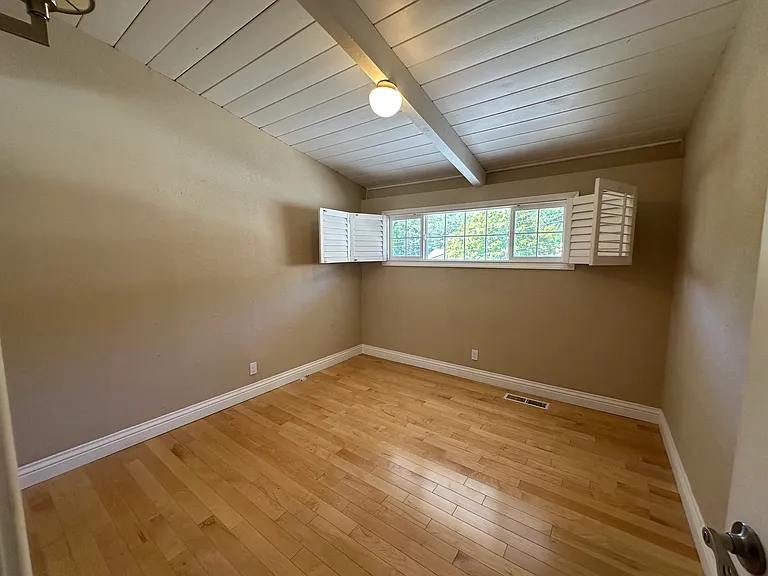 2350 Rosewood Dr — Photo 22