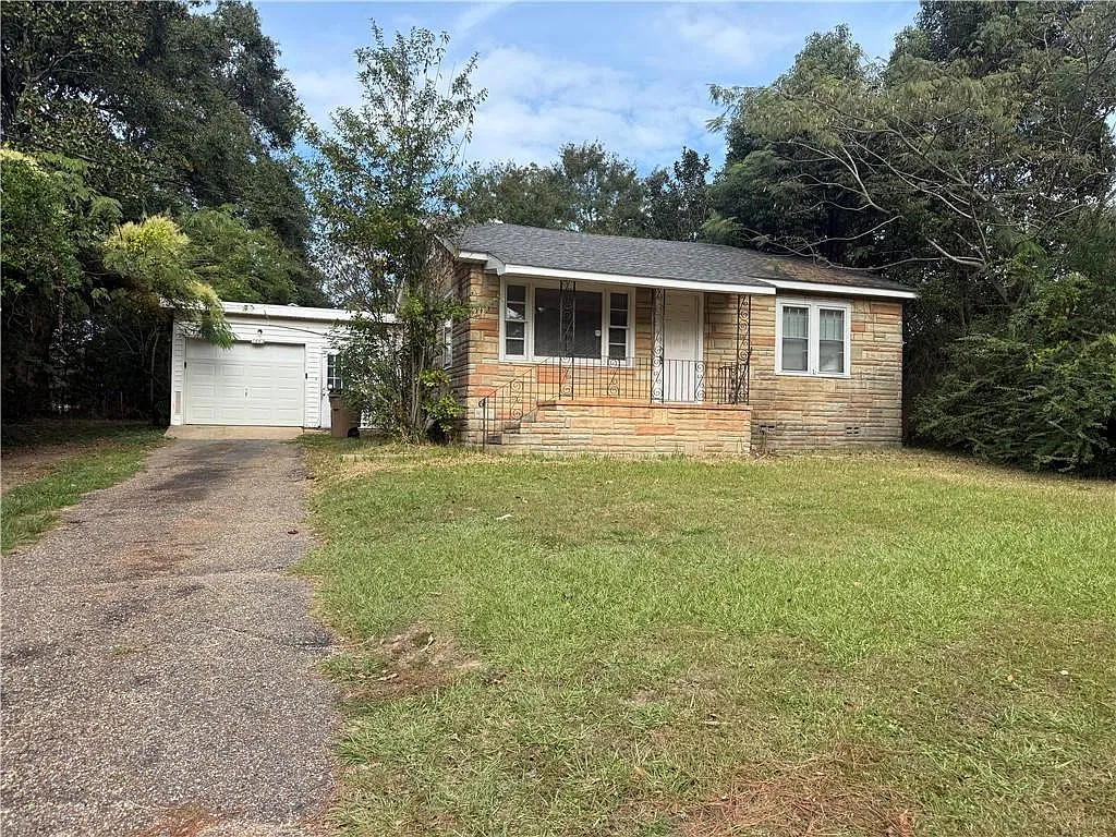 4 bed, 2.0 bath, 1770 sqft, $1,550 — Photo 2
