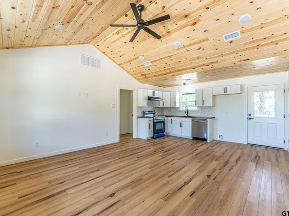 1045 Jackson St N, Sulphur Springs, TX 75482