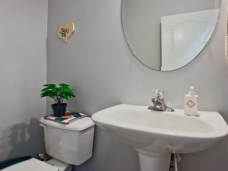 2384 Suwanee Pointe Dr — Photo 15