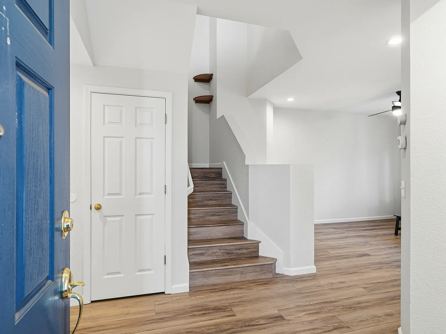2 bed, 2.5 bath, 1387 sqft, $3,800 — Photo 3