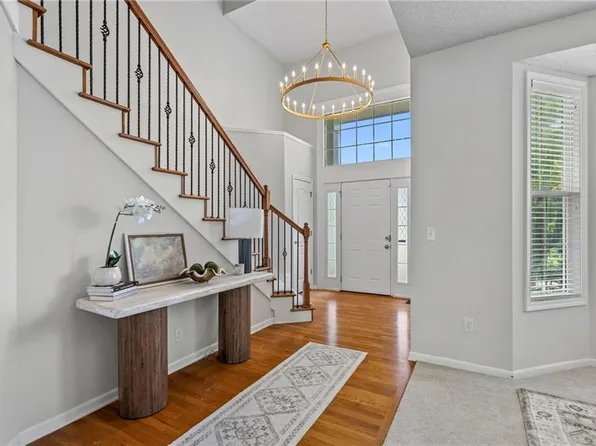 13716 Parkhill St, Overland Park, KS 66221