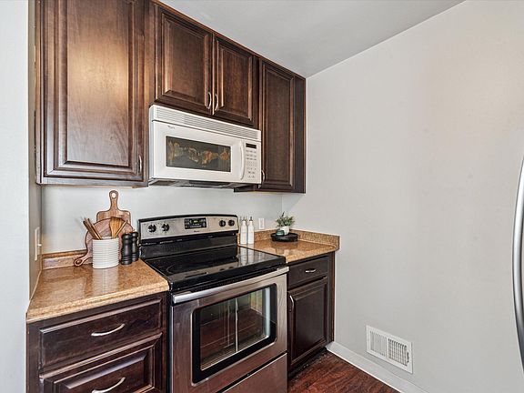 5th image of 1205 Loraine Ave