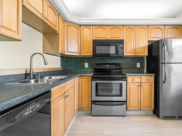 3650 Whitehall Dr #305 — Photo 4