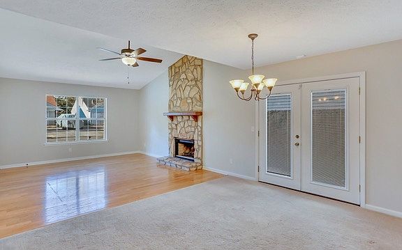 2nd image of 40 N Berwick Dr