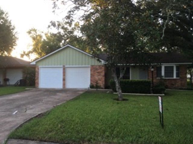 1st image of 105 Hickory Dr