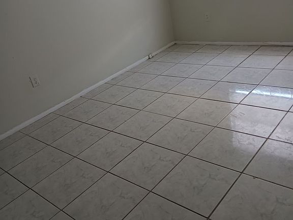2nd image of 1424 Holden Ave APT B