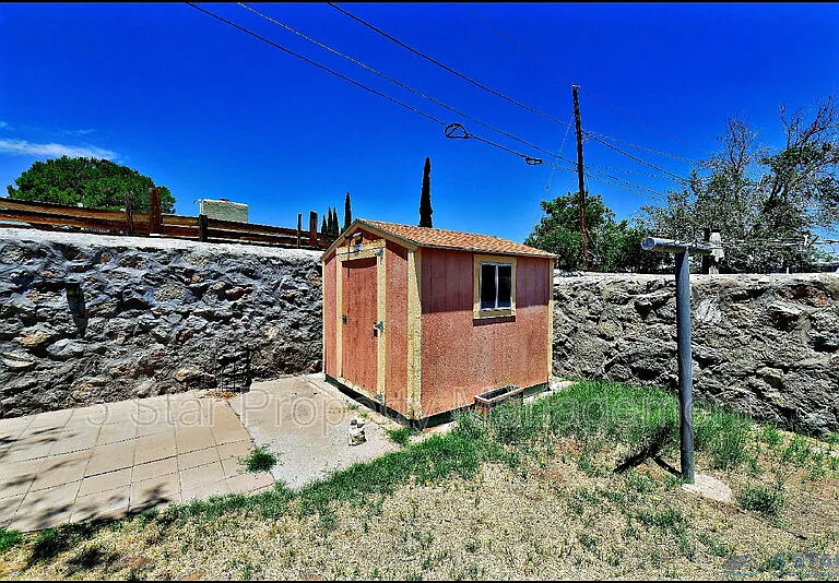 10117 Mercedes St — Photo 45
