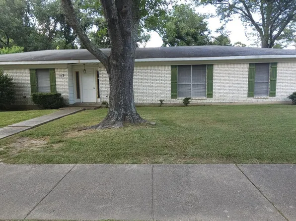 26 W Elmwood Dr, Monroe, LA 71203