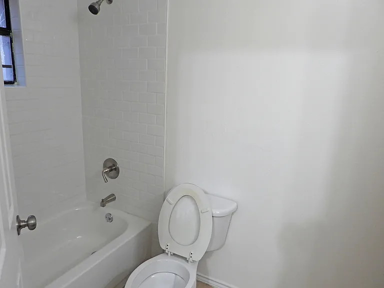 1806 S Ironwood St #A — Photo 10