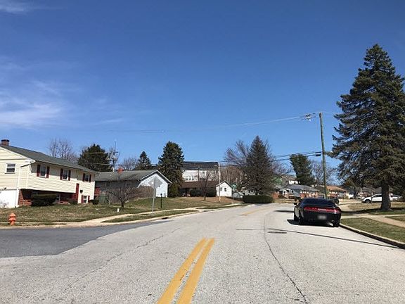 4th image of 304 Academy Ave
