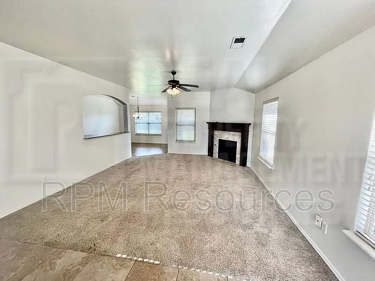 10913 SW 30th St — Photo 5