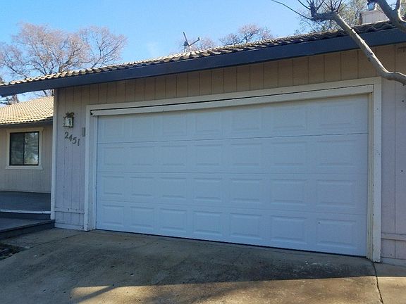 2nd image of 2451 Sandpiper Way