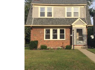 883 Yellowstone Rd, Cleveland Heights, OH 44121