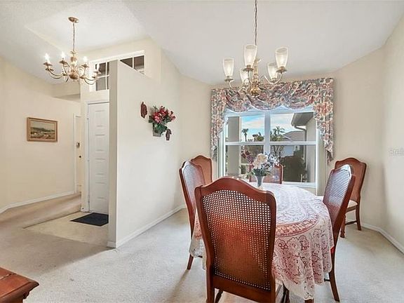 5th image of 301 Caloosa Woods Ln