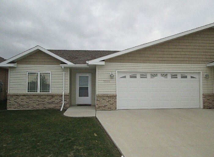 1st image of 2222 Pembrooke Dr