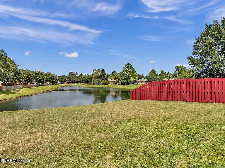 223 Brookfall Dr — Photo 15